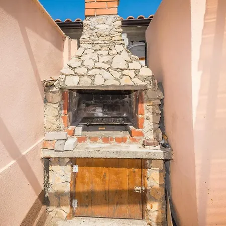 Apartment Jelena 50m From The - Happy *