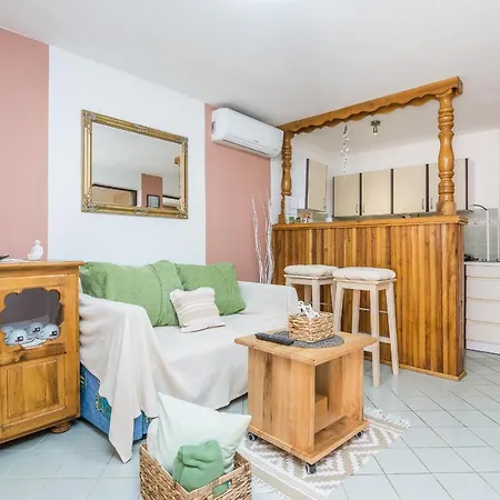 Jelena 50m From The - Happy Apartment