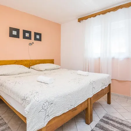 Jelena 50m From The - Happy Apartment *